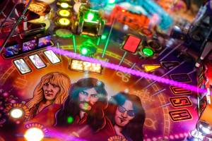 Tauche ein in die Welt der Arcade-Klassiker und Multiplayer-Action bei JKS. Jetzt erleben – allein oder im Duell mit Freunden!