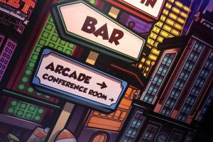 Tauche ein in die Welt der Arcade-Klassiker und Multiplayer-Action bei JKS. Jetzt erleben – allein oder im Duell mit Freunden!